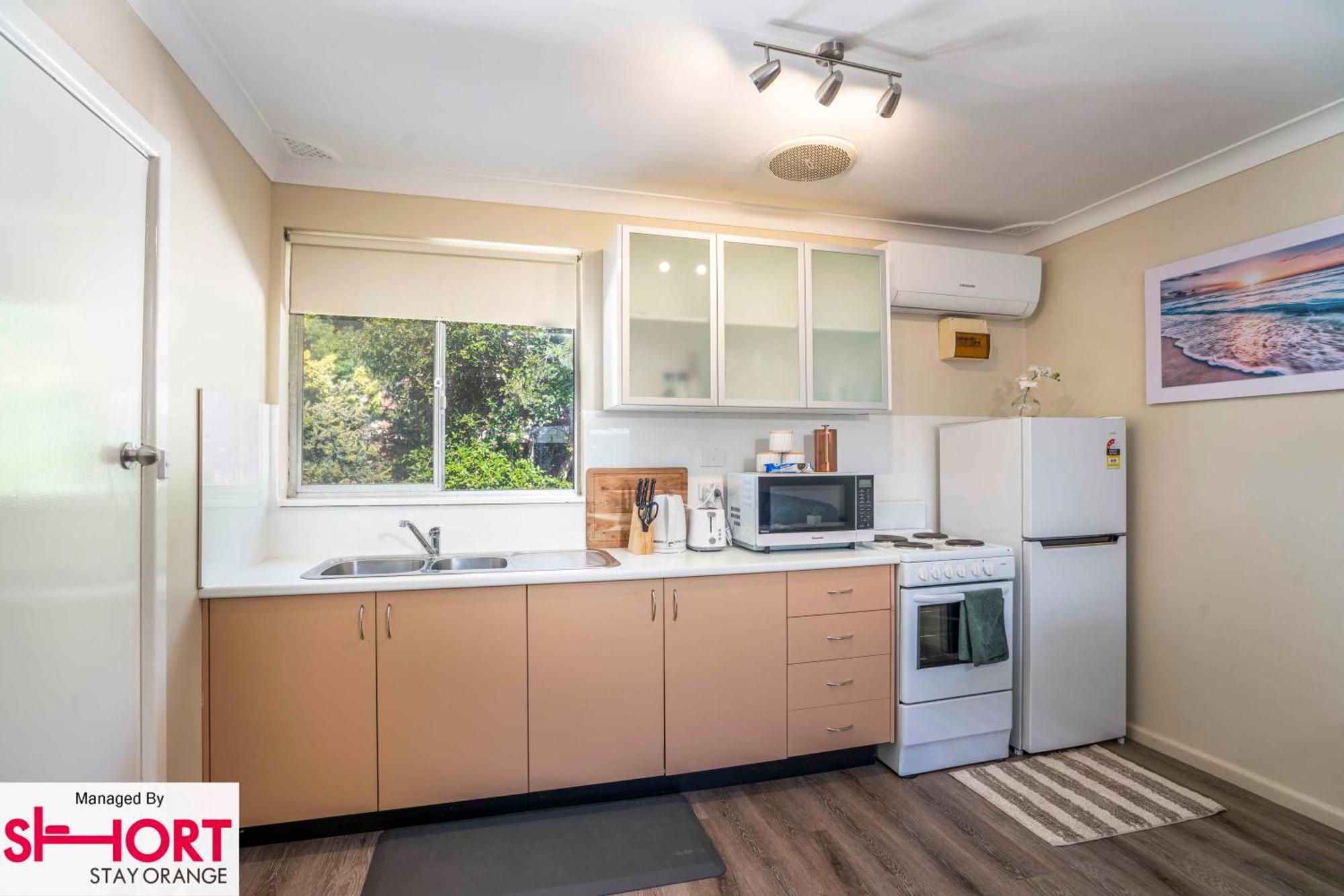 Apartment Unit 4 - 8 Summer Street *